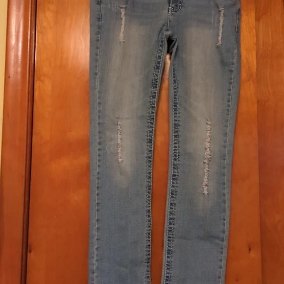P&P Distressed Jeans - Picture 1 of 7